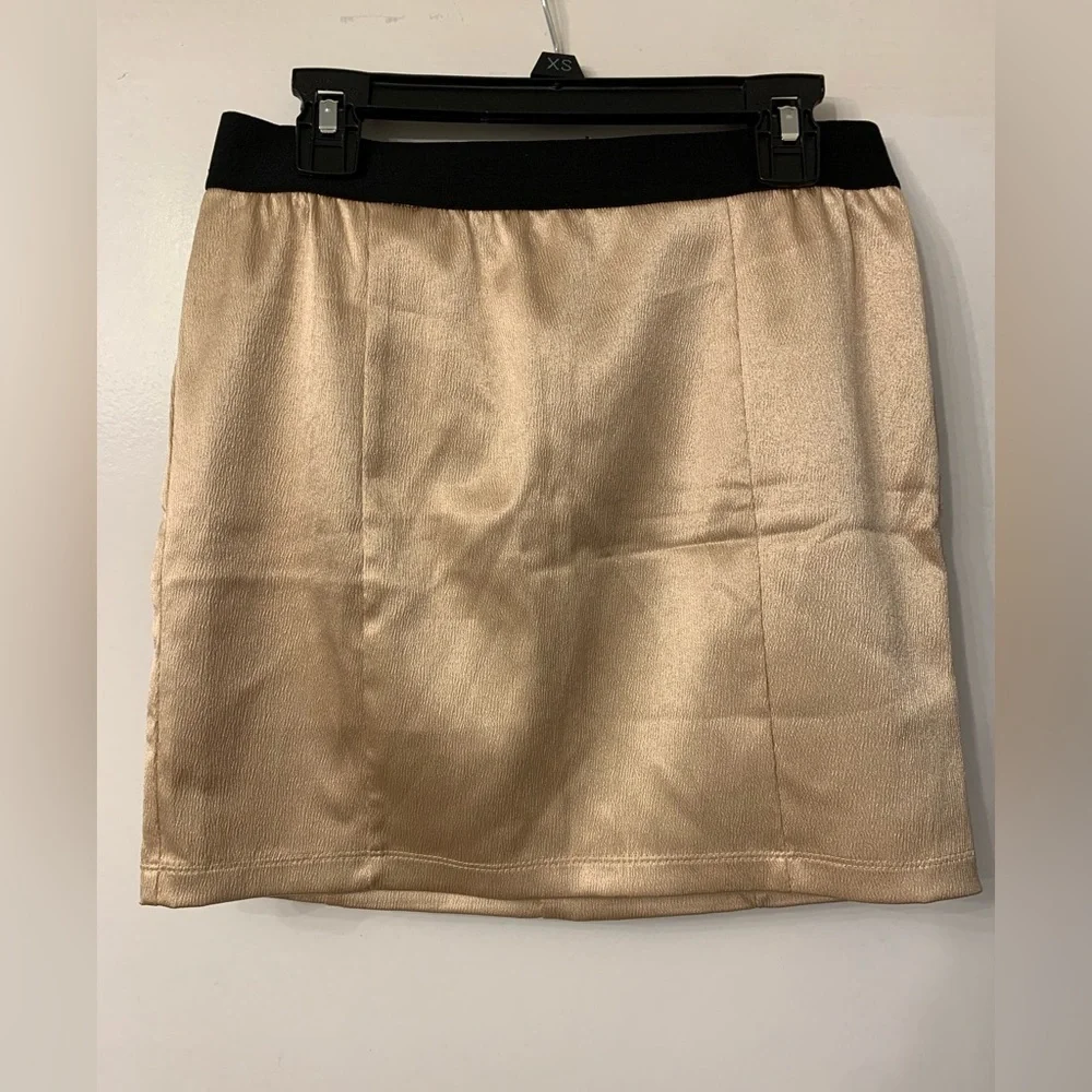 Gold Stretch Mini Skirt- Zipper Back- NWT- S - Picture 2 of 4